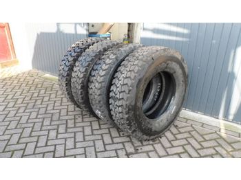 Michelin 295/80R22.5 + 385/65R22.5 - Gumiabroncs