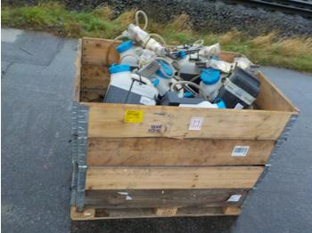  Unused Box of Water Spreaders to suit Bomag - Adapterek