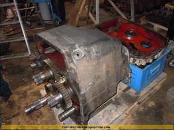 Fiat Kobelco D350 - Transmission Spare Parts  - Erőátvitel