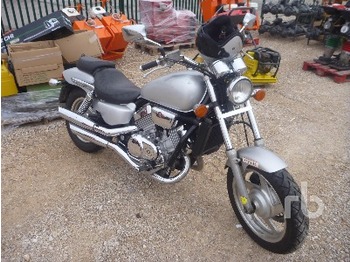 Honda VF750C MAGNA - Motorkerékpár