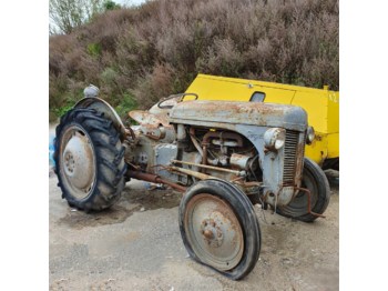 Traktor Massey Ferguson TE20: 1 kép.
