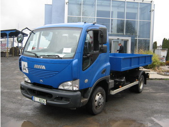  AVIA D100 4x2Abrollkipper - Cserefelépítményes teherautó