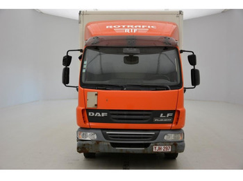 Dobozos felépítményű teherautó DAF LF45.180: 2 kép.