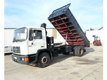 Billenőplatós teherautó MAN 18.232 left hand drive 6 cylinder 17.7 ton with PM102 crane: 1 kép.