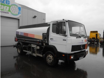 Tartályos teherautó a következők szállításához üzemanyag Mercedes-Benz 1317 - 8000 L.: 1 kép.