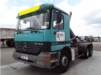 Cserefelépítményes teherautó Mercedes-Benz Actros 2635: 1 kép.