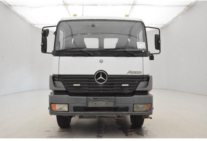 Horgos rakodó teherautó Mercedes-Benz Atego 2628 - 6x4: 2 kép.