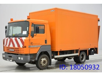 Dobozos felépítményű teherautó Nissan M90E1: 1 kép.