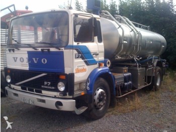 Volvo F7 - Tartályos teherautó