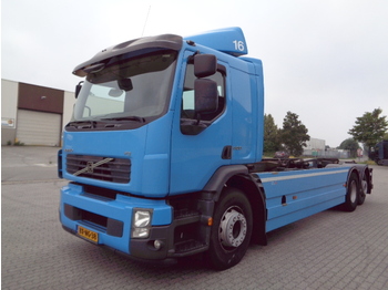 Cserefelépítményes teherautó Volvo FE 300 6X2: 1 kép.