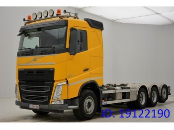 Cserefelépítményes teherautó Volvo FH13.420 - 8x4: 1 kép.
