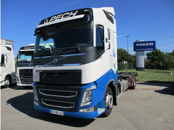 Cserefelépítményes teherautó Volvo FH13 4x2: 1 kép.